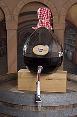 Aronia Likör | rot schwarzer Likör mit fruchtigem Duft.